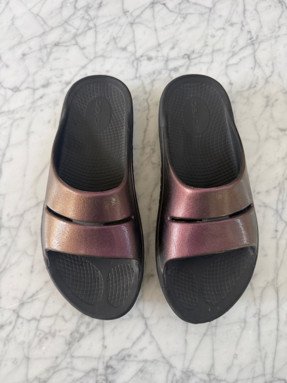 OOFOS women's ooahh luxe slide Sz 9